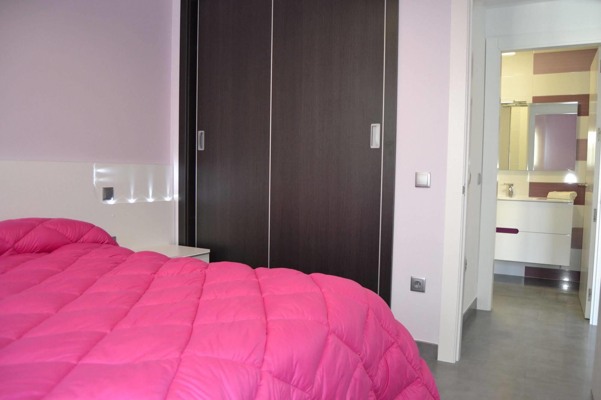 Apartamentos Turisticos Clavero อัลมาโกร ภายนอก รูปภาพ