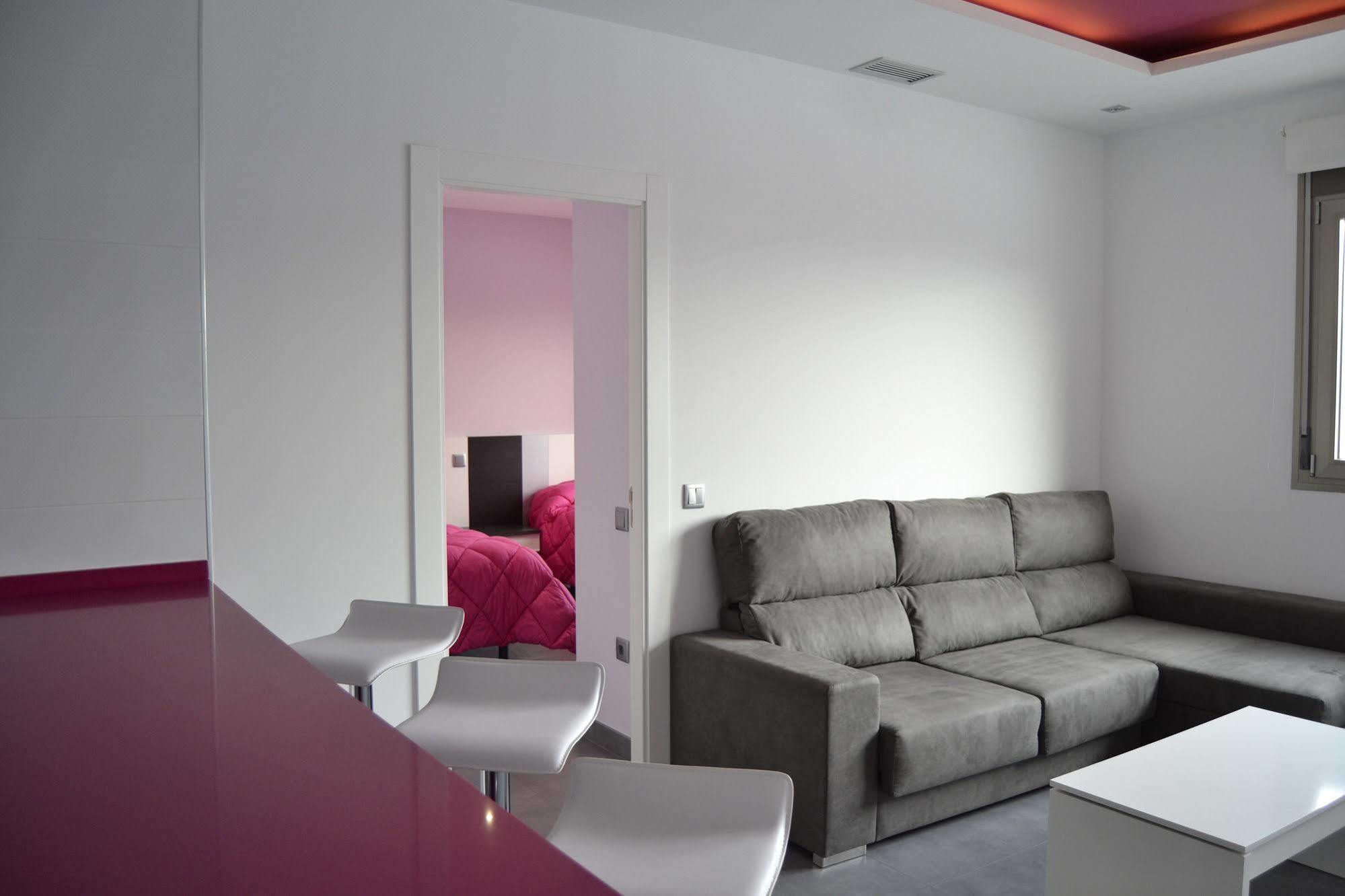 Apartamentos Turisticos Clavero อัลมาโกร ภายนอก รูปภาพ